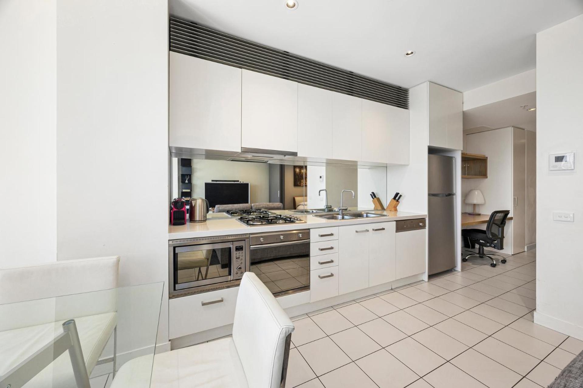 Luxury Designer Suite In Most Prestigious Location In Мельбурн Екстер'єр фото